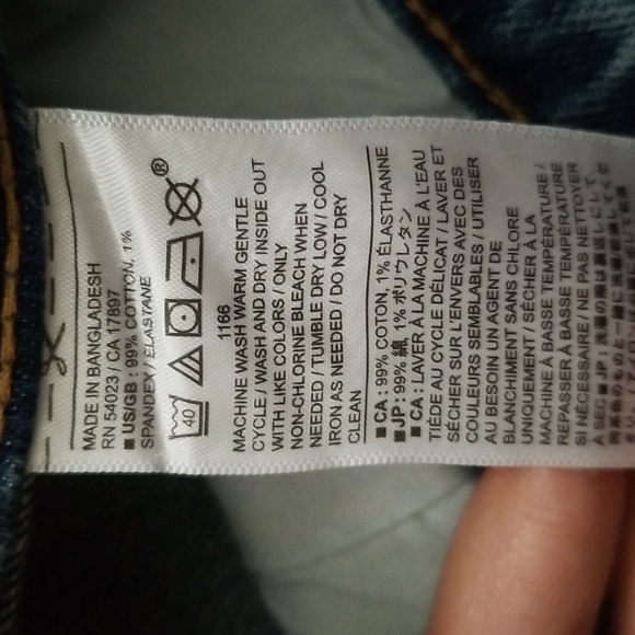 Banana Republic Classic Jean shorts size 29/8 in medium wash. - Picture 5 of 7